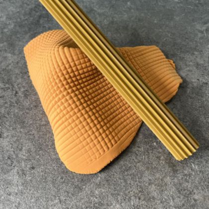 На фото зображено валик (качалку, ролер) трикутнички півкола 015