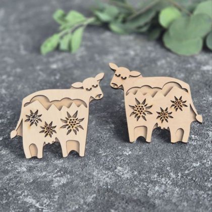 Дерев'яна вибійка корівки альпійські