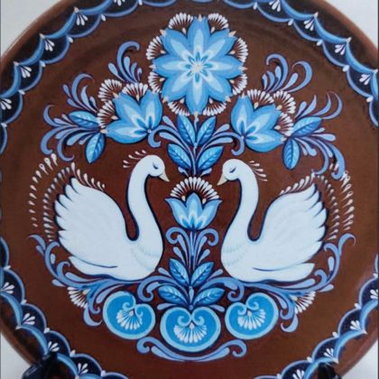 Тареля таврійська з лебедями